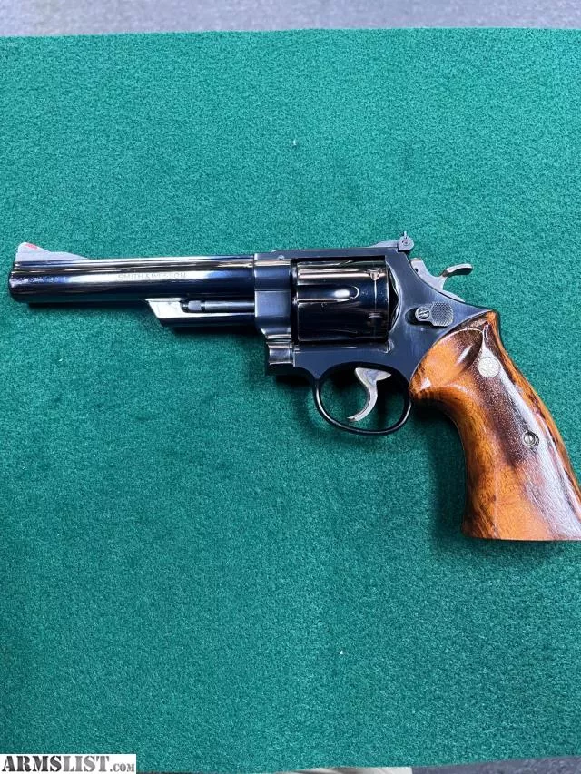 Smith & Wesson Model 57 .41 Magnum 6" ~NO DASH~ Circa 1970sfrom Twin Cities Pawn near Ramsey, MN, Minneapolis / St. Paul, MN